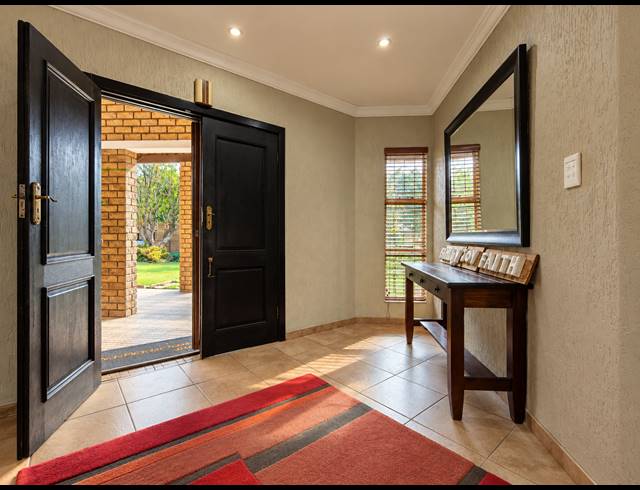 4 BEDROOM HOUSE FOR SALE IN THREE RIVERS EAST